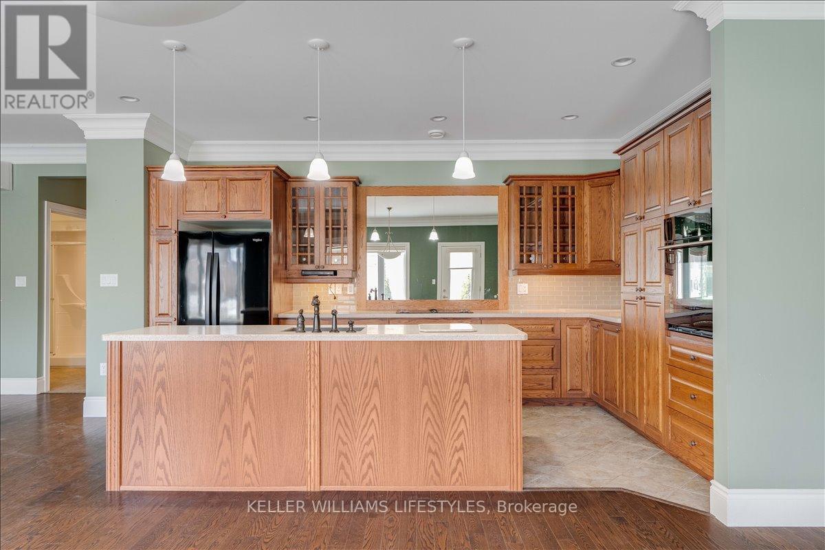 21 - 5969 Townsend Line, Lambton Shores (Forest), ON - Indoor Photo Showing Kitchen