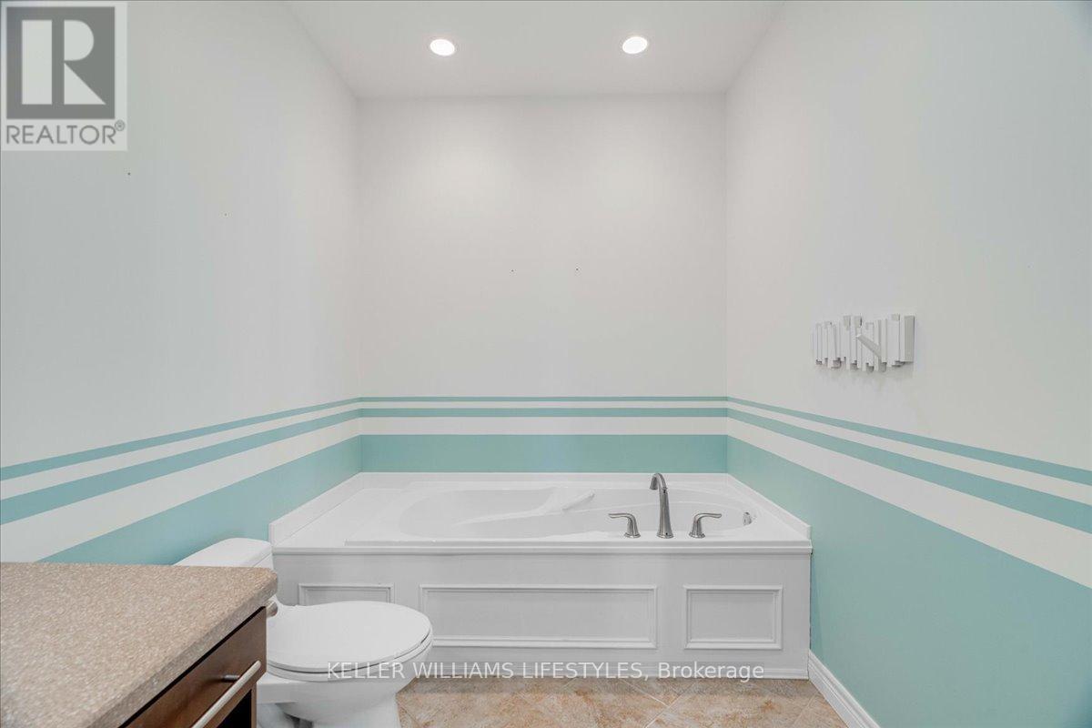 21 - 5969 Townsend Line, Lambton Shores (Forest), ON - Indoor