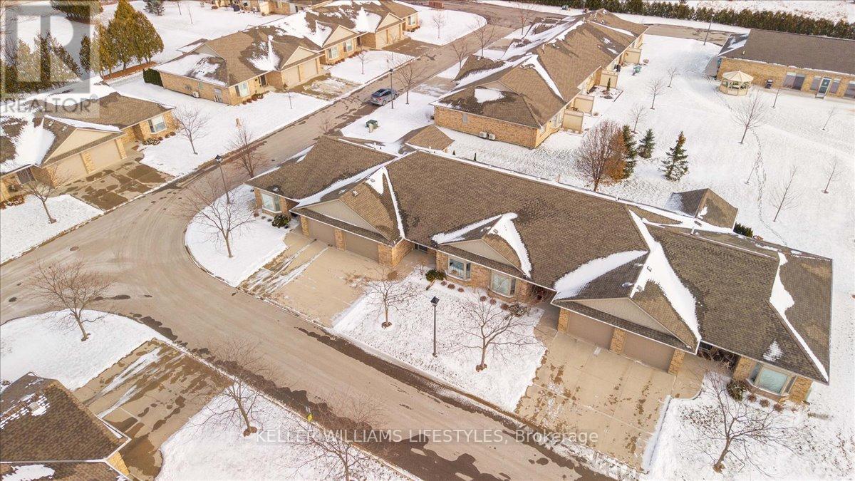 21 - 5969 Townsend Line, Lambton Shores (Forest), ON -