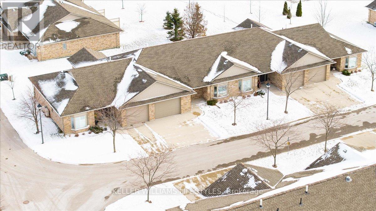 21 - 5969 Townsend Line, Lambton Shores (Forest), ON - Outdoor