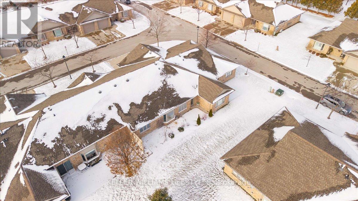 21 - 5969 Townsend Line, Lambton Shores (Forest), ON - Outdoor