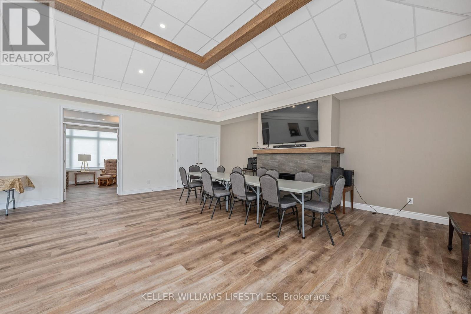21 - 5969 Townsend Line, Lambton Shores (Forest), ON - Indoor Photo Showing Dining Room