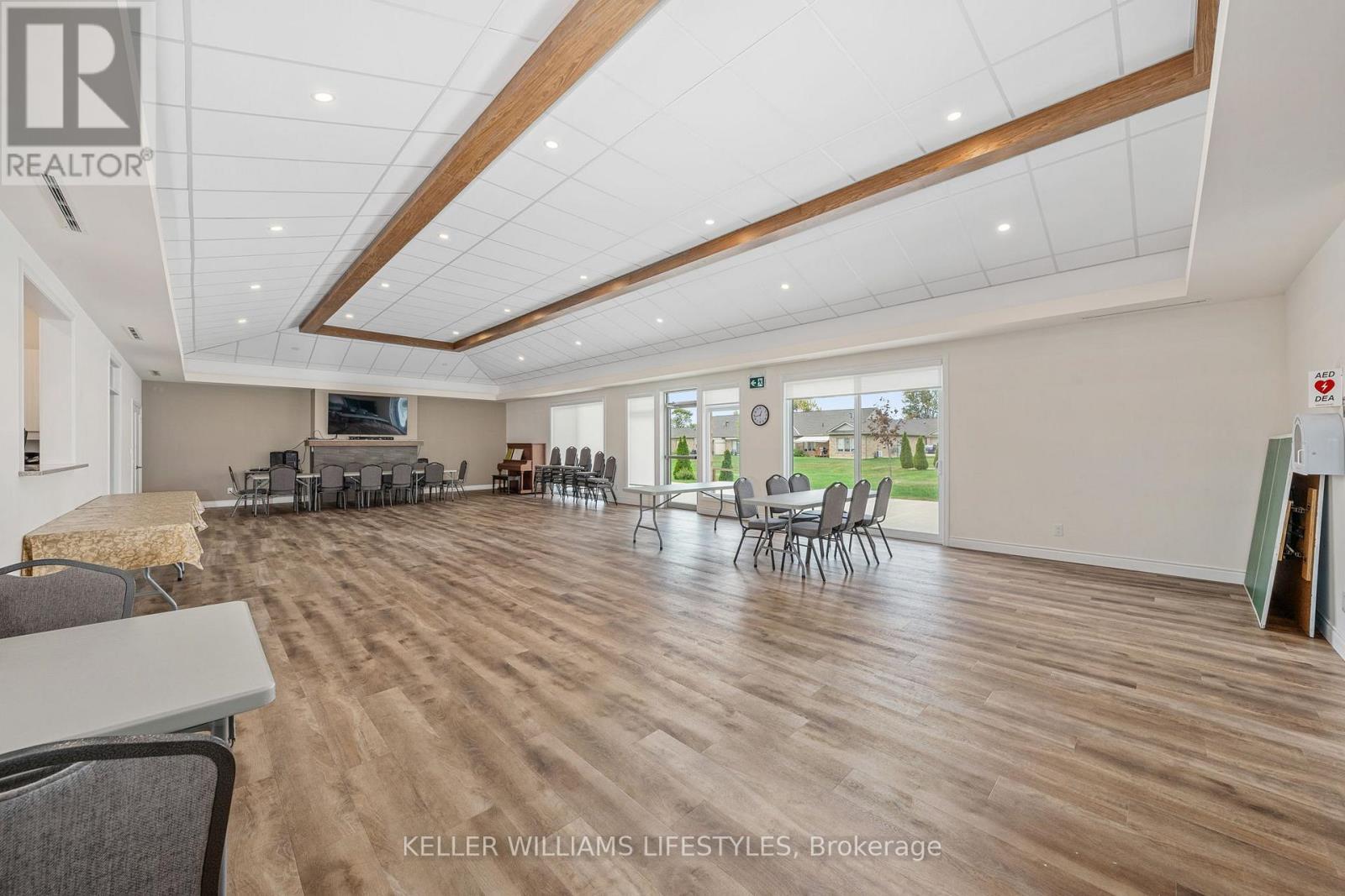 21 - 5969 Townsend Line, Lambton Shores (Forest), ON - Indoor