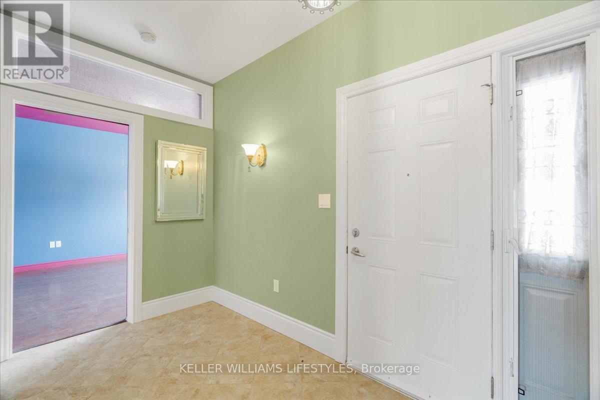 21 - 5969 Townsend Line, Lambton Shores (Forest), ON - Indoor Photo Showing Other Room