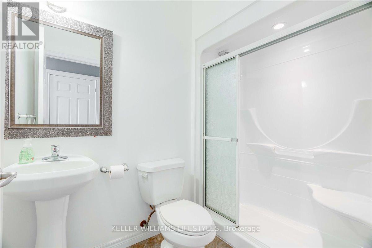 21 - 5969 Townsend Line, Lambton Shores (Forest), ON - Indoor Photo Showing Bathroom