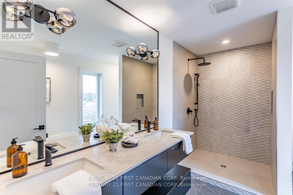 Lot 128 Big Leaf Trail, London South (South V), ON - Indoor Photo Showing Bathroom