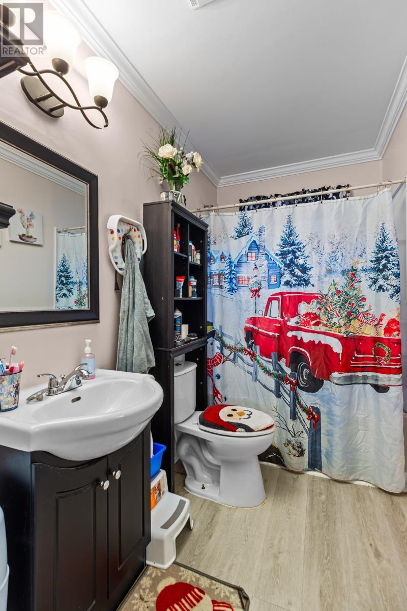929 Pouch Cove Line, Pouch Cove, NL - Indoor Photo Showing Bathroom