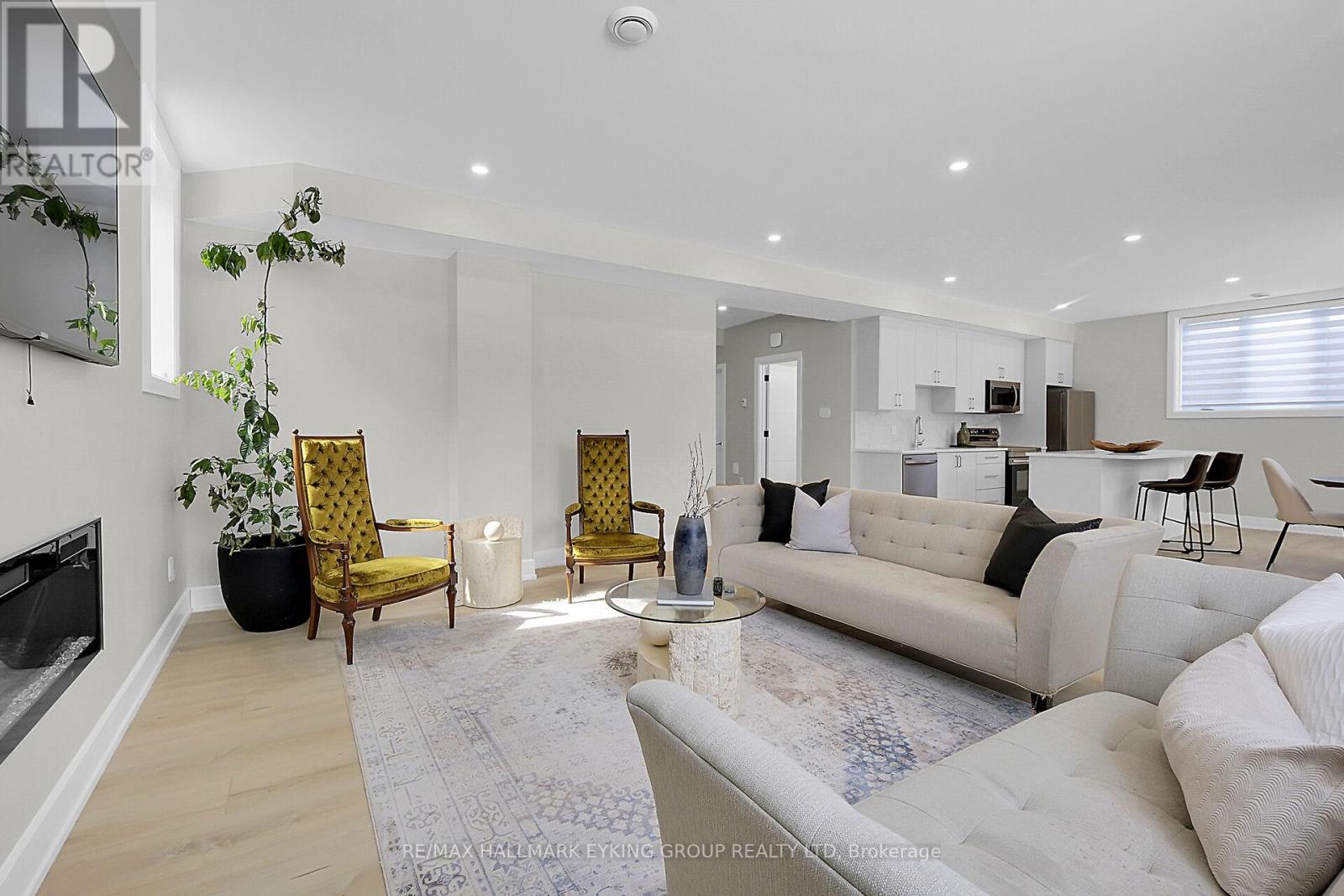 623 Rowanwood Avenue, Ottawa, ON - Indoor Photo Showing Living Room With Fireplace