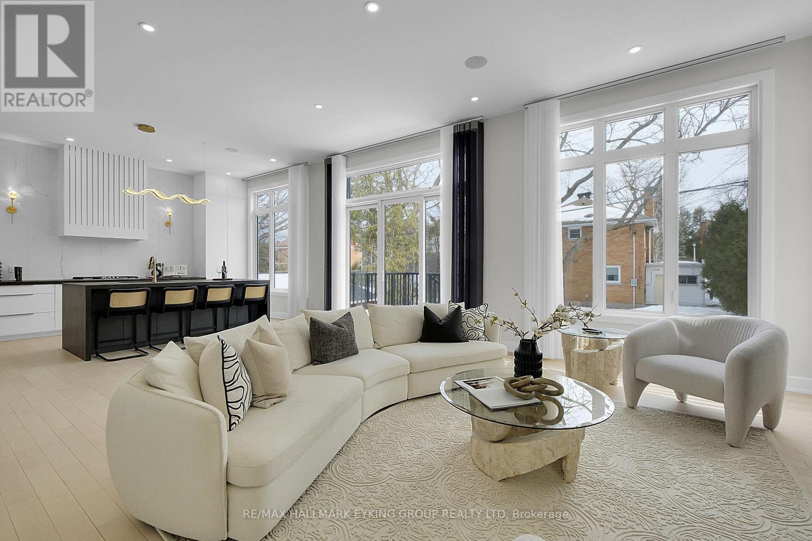 623 Rowanwood Avenue, Ottawa, ON - Indoor Photo Showing Living Room