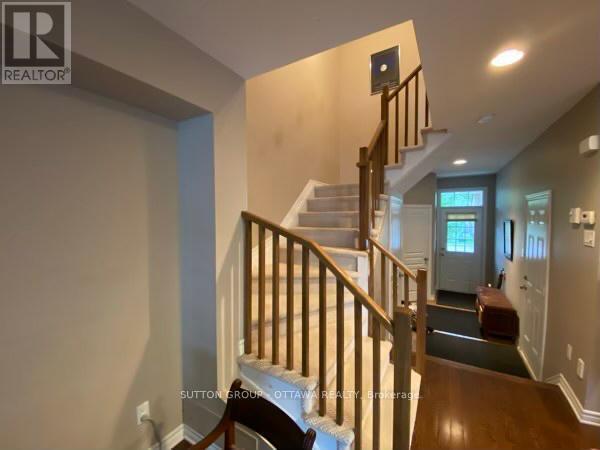 304 Grey Seal Circle, Ottawa, ON - Indoor Photo Showing Other Room