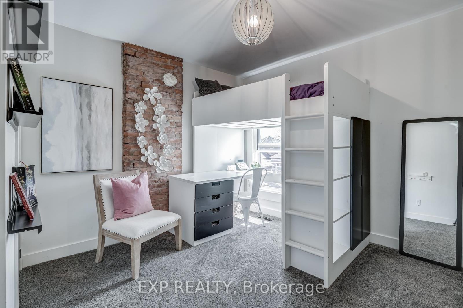 14 Milton Avenue, Hamilton, ON - Indoor