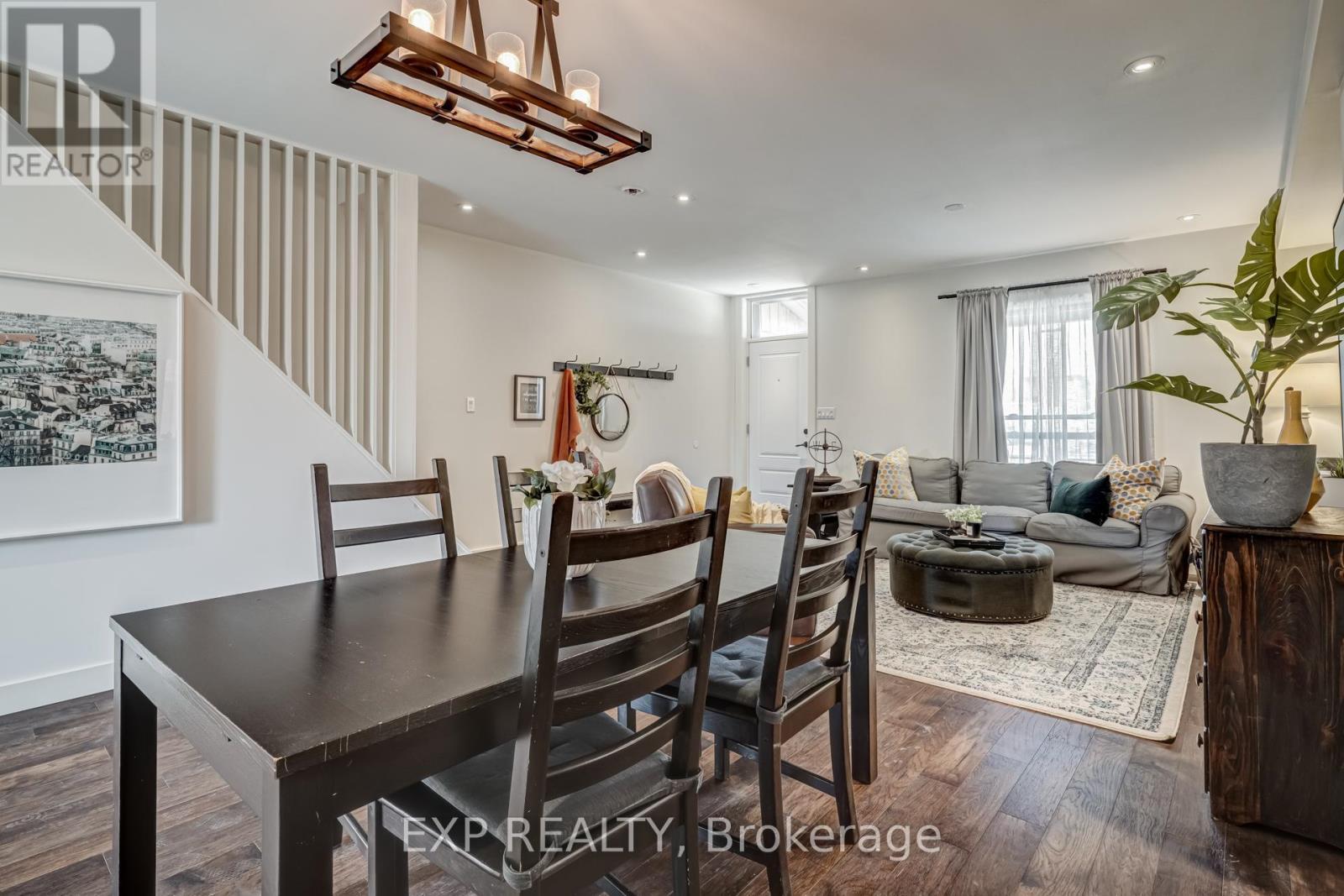 14 Milton Avenue, Hamilton, ON - Indoor Photo Showing Dining Room