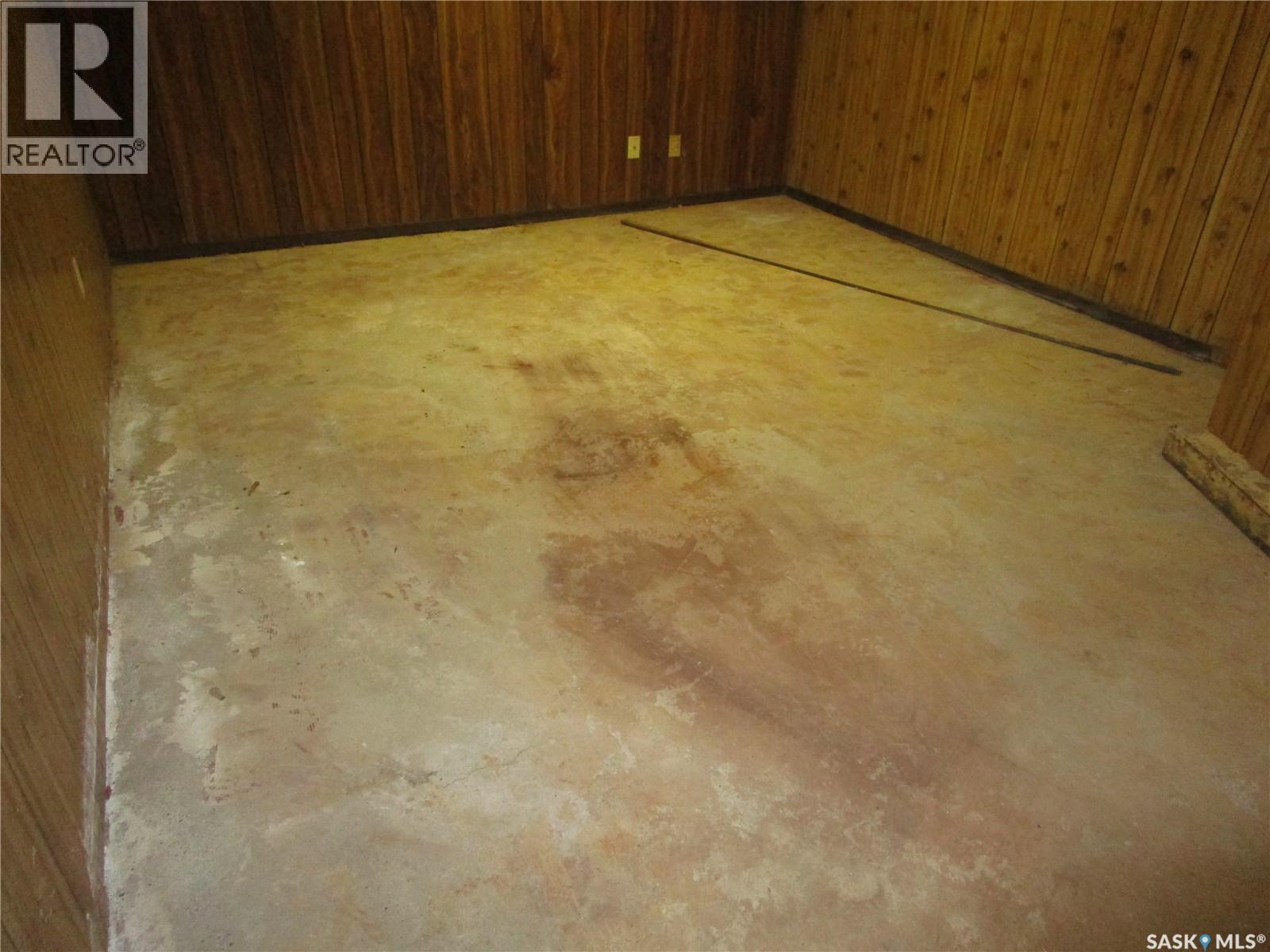 514 3Rd Avenue E, Assiniboia, SK - Indoor Photo Showing Other Room