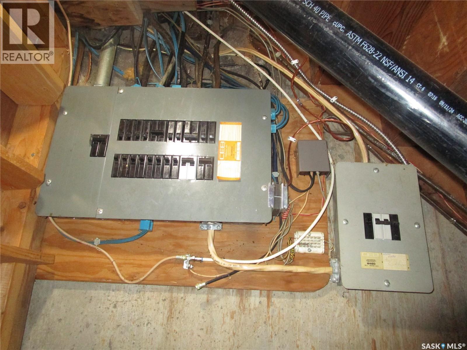 514 3Rd Avenue E, Assiniboia, SK - Indoor Photo Showing Basement