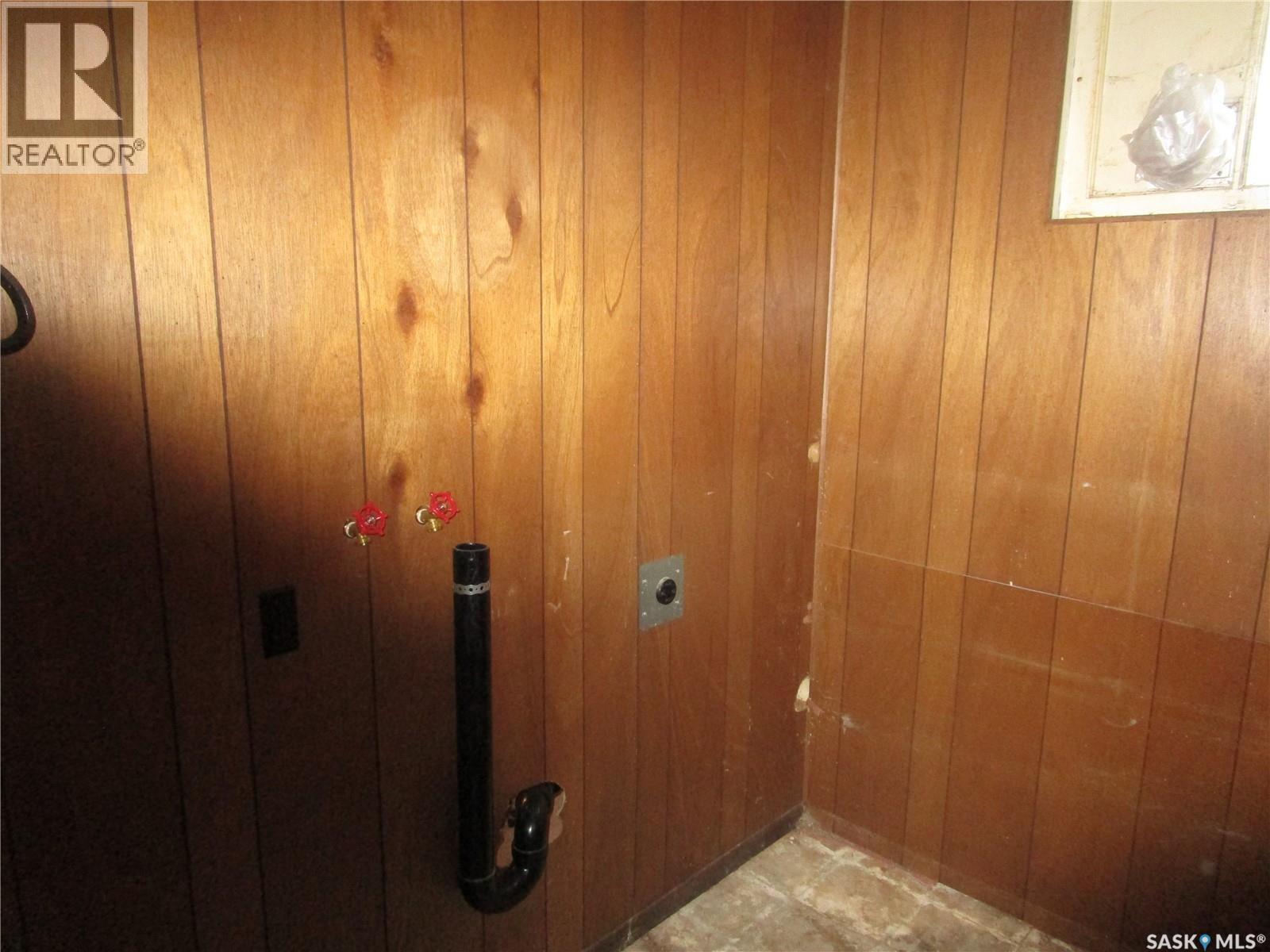 514 3Rd Avenue E, Assiniboia, SK - Indoor Photo Showing Other Room