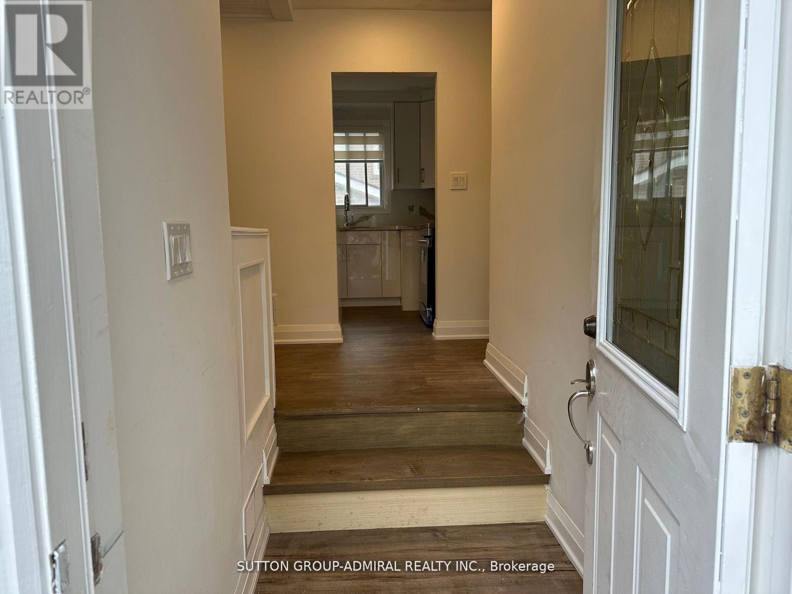 Main Floor - 7 Resolution Crescent, Toronto, ON - Indoor Photo Showing Other Room