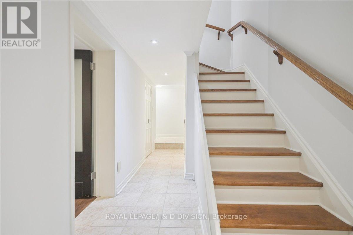 65 Chatsworth Drive, Toronto, ON - Indoor Photo Showing Other Room