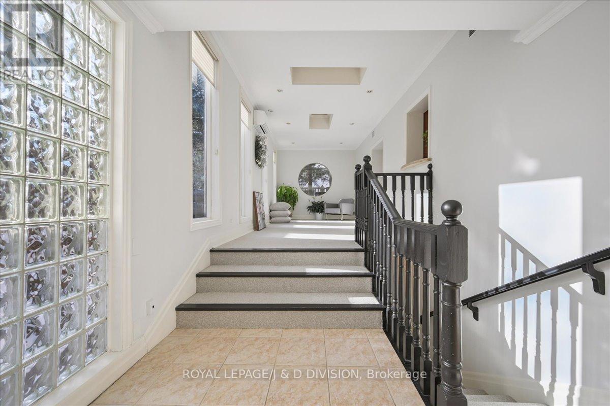 65 Chatsworth Drive, Toronto, ON - Indoor Photo Showing Other Room