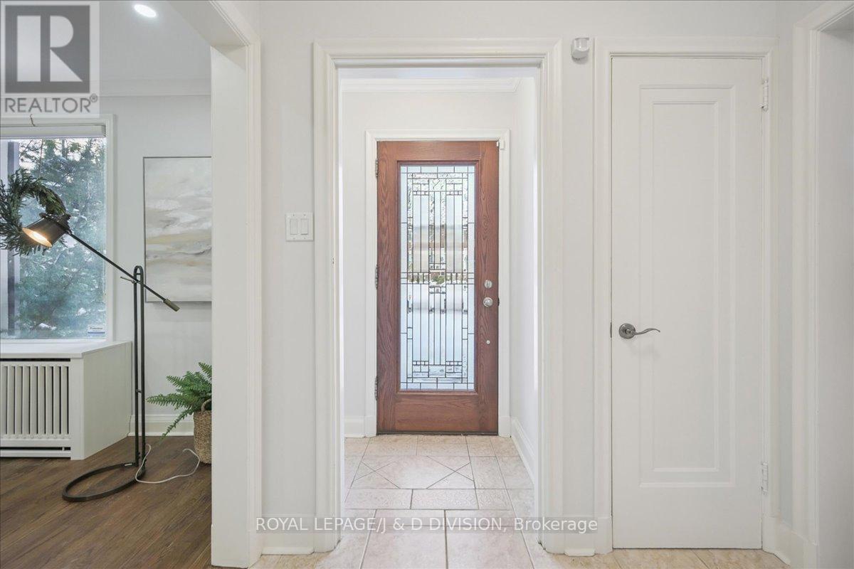 65 Chatsworth Drive, Toronto, ON - Indoor Photo Showing Other Room