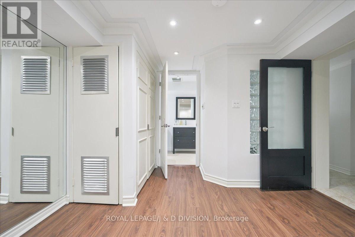 65 Chatsworth Drive, Toronto, ON - Indoor Photo Showing Other Room