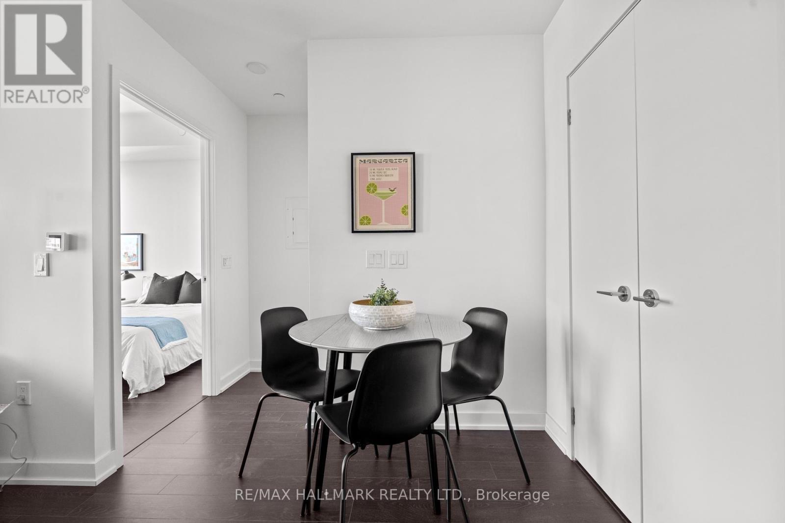 1402 - 238 Simcoe Street, Toronto, ON - Indoor Photo Showing Dining Room