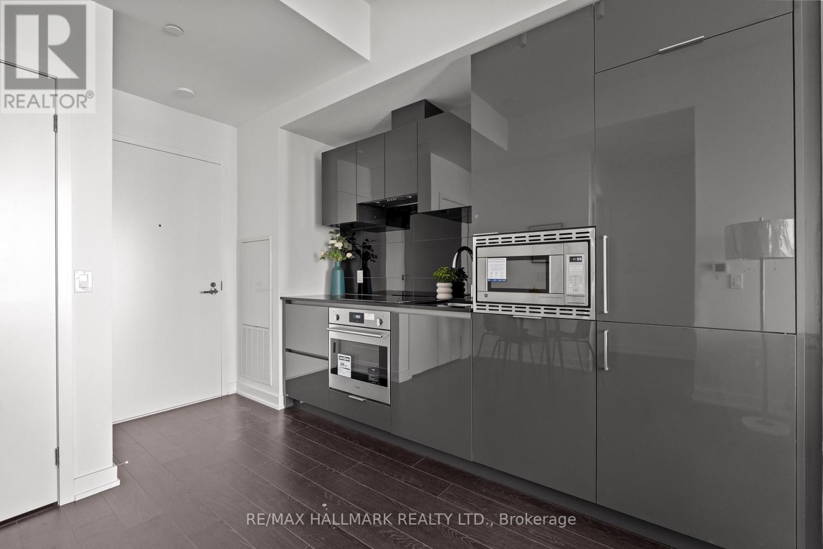 1402 - 238 Simcoe Street, Toronto, ON - Indoor