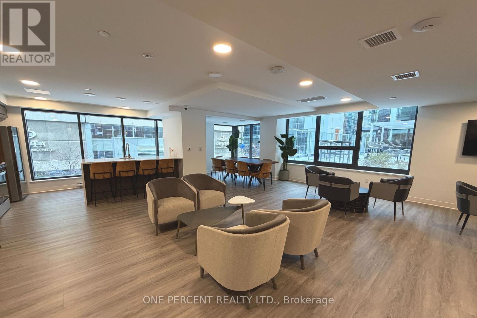 410 - 340 Queen Street, Ottawa, ON - Indoor