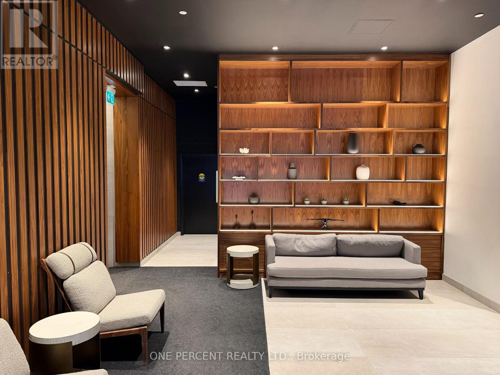 410 - 340 Queen Street, Ottawa, ON - Indoor Photo Showing Other Room