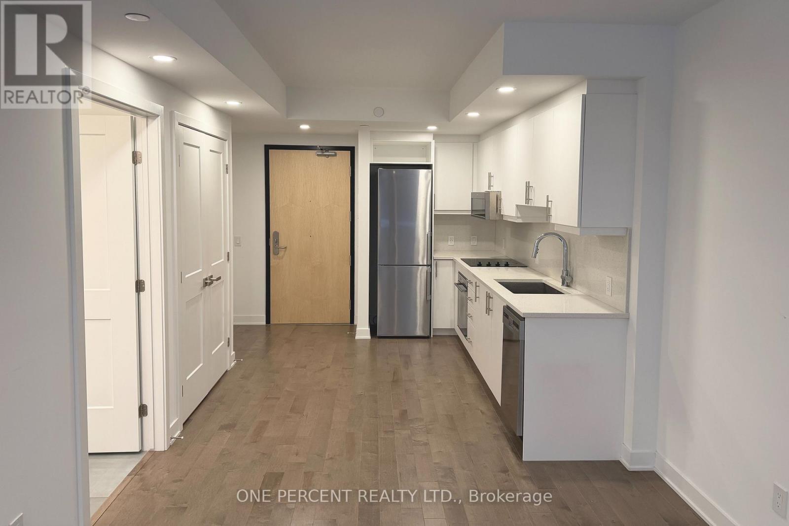410 - 340 Queen Street, Ottawa, ON - Indoor Photo Showing Kitchen