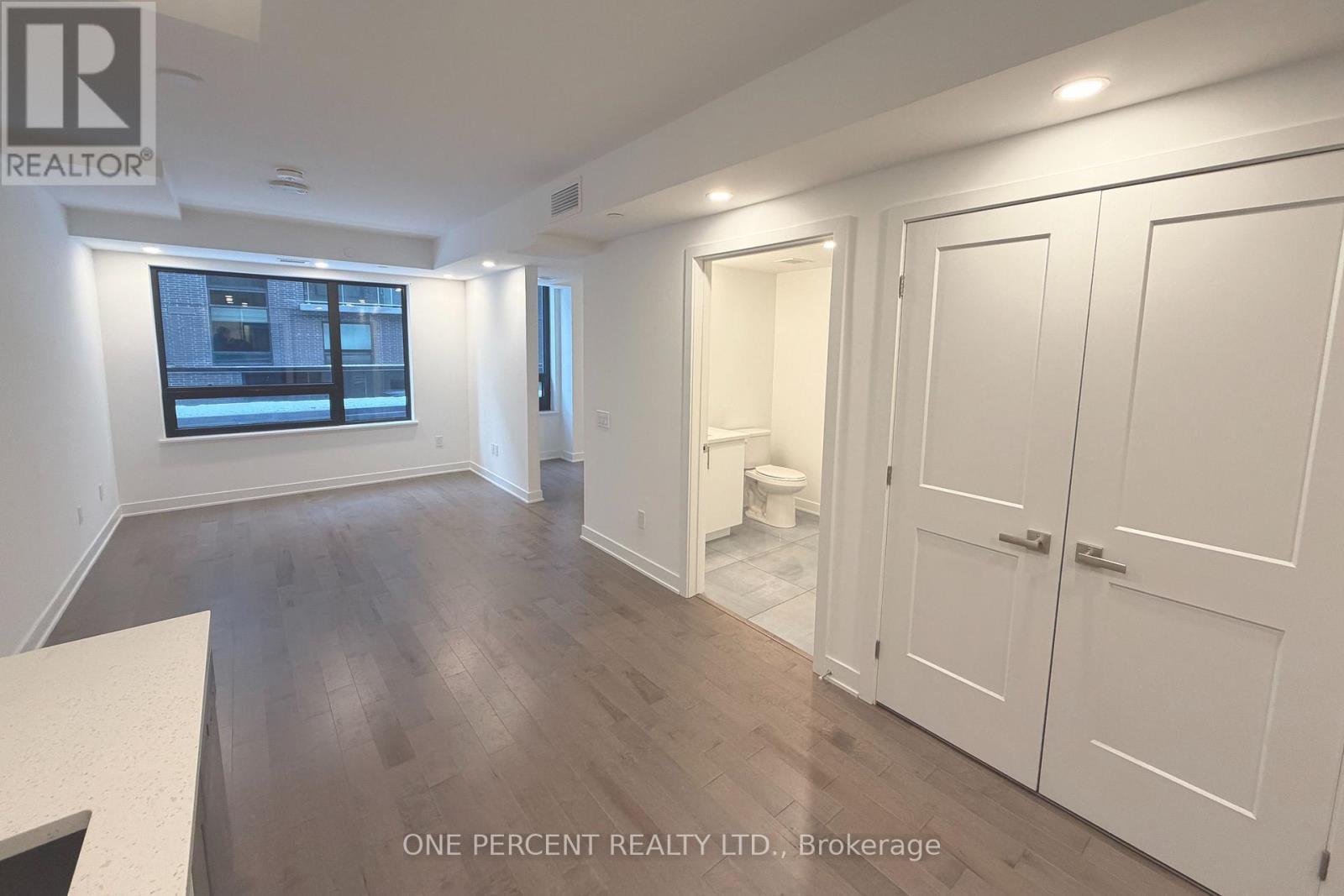 410 - 340 Queen Street, Ottawa, ON - Indoor Photo Showing Other Room