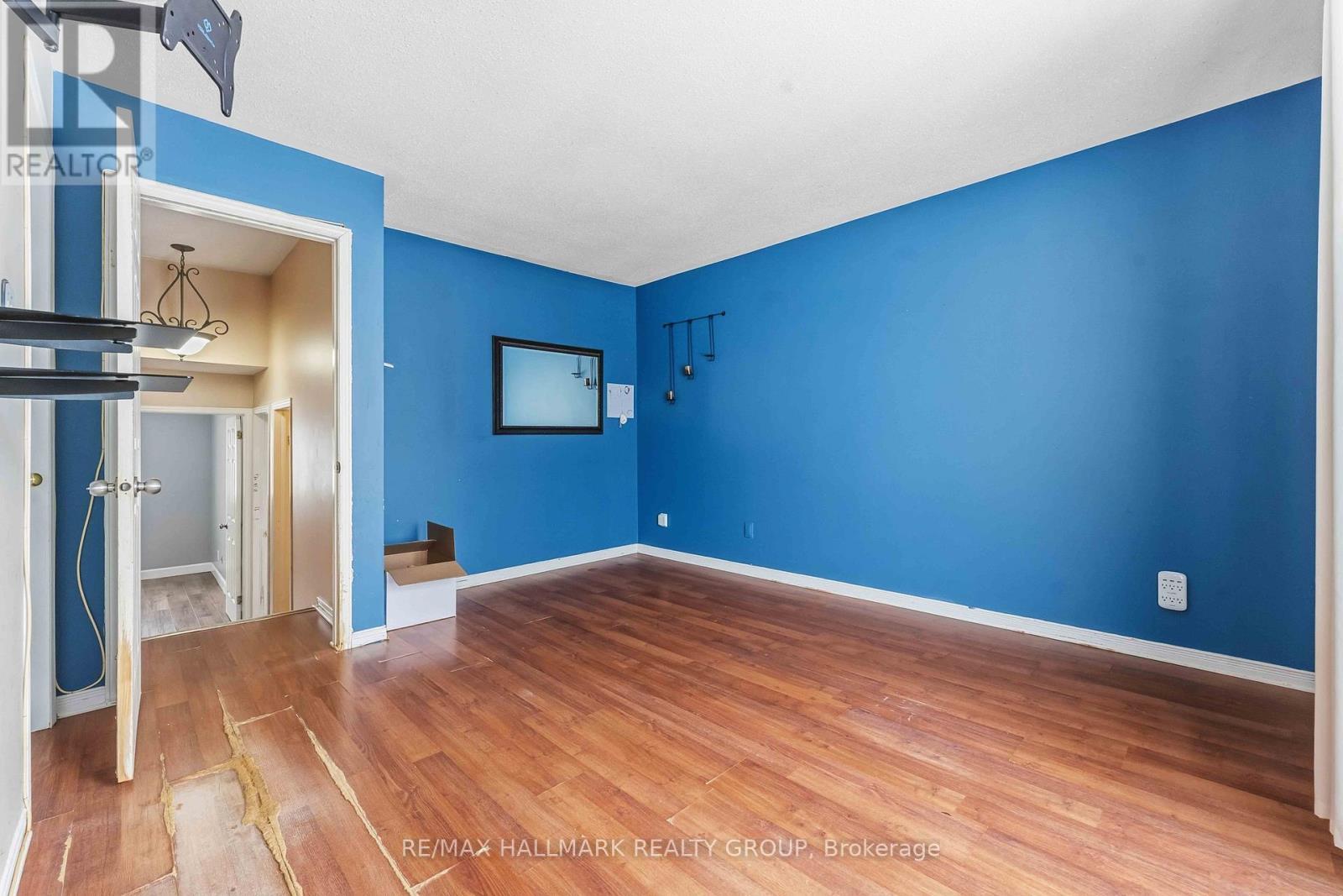 648 Brome Crescent, Ottawa, ON - Indoor Photo Showing Other Room