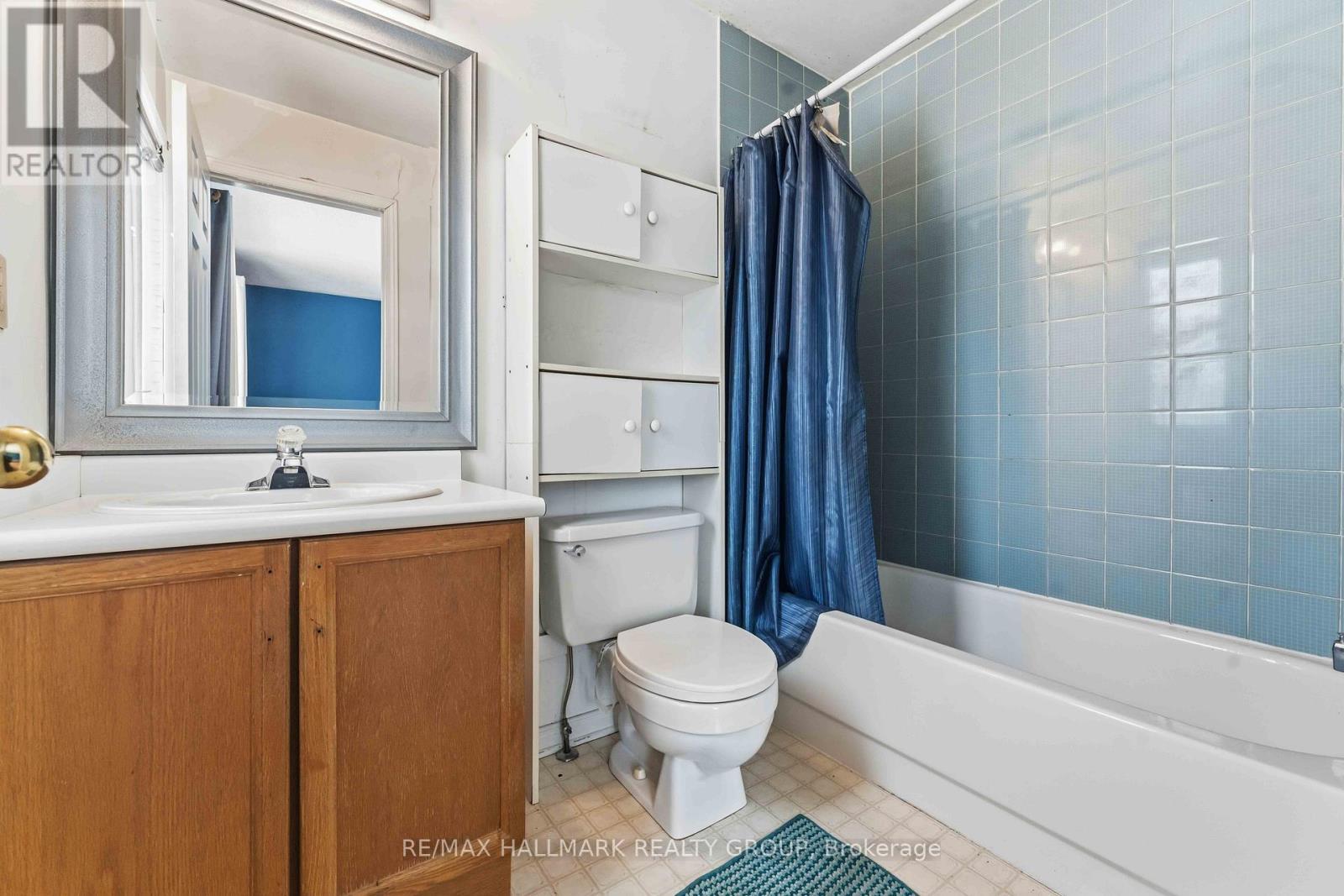648 Brome Crescent, Ottawa, ON - Indoor Photo Showing Bathroom