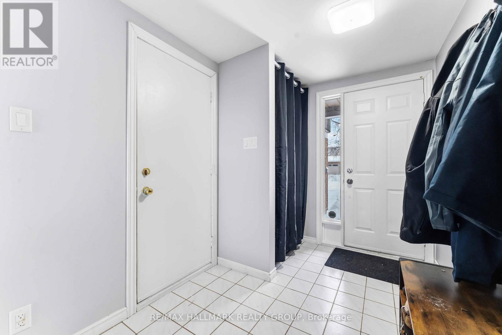 648 Brome Crescent, Ottawa, ON - Indoor