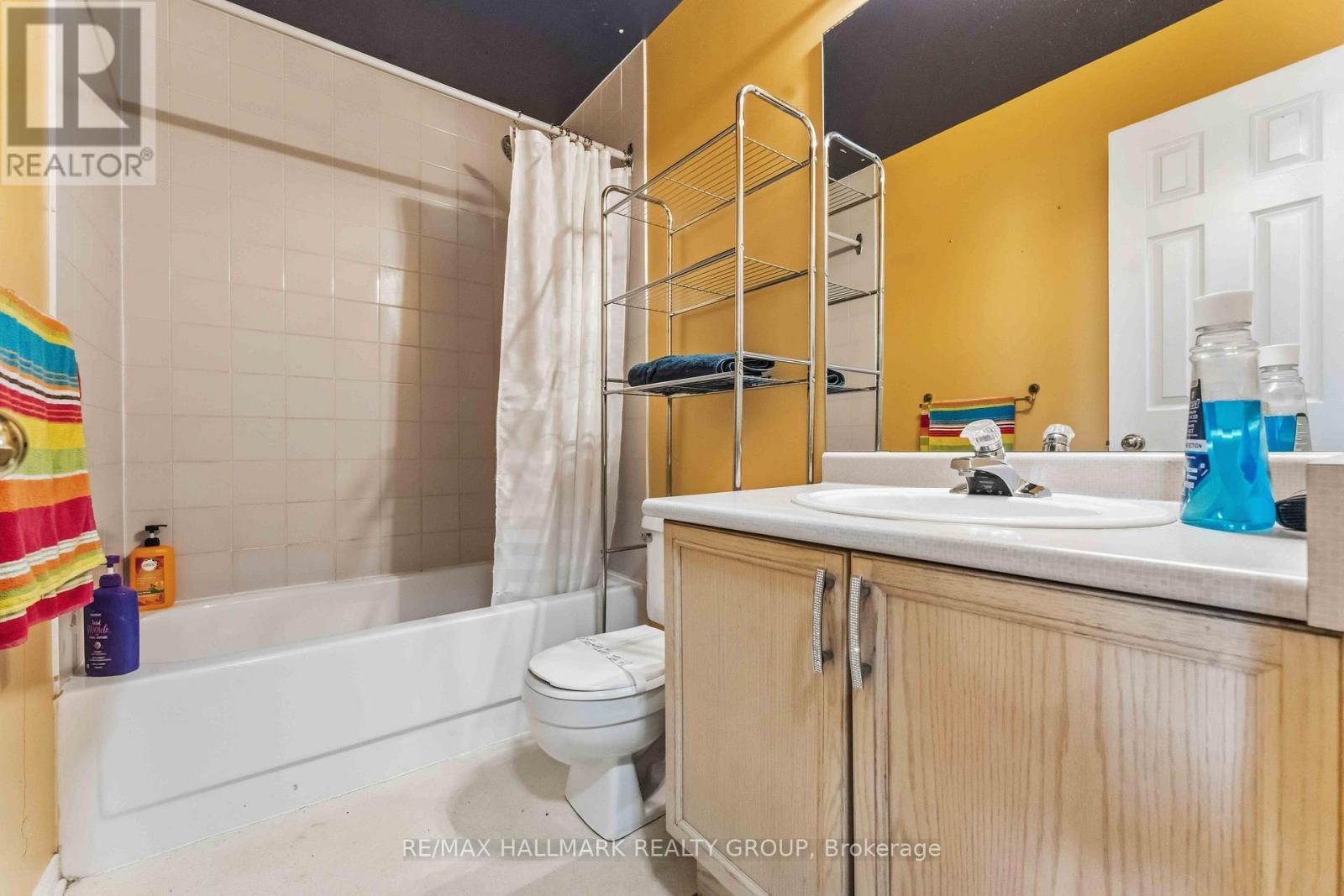 648 Brome Crescent, Ottawa, ON - Indoor Photo Showing Bathroom