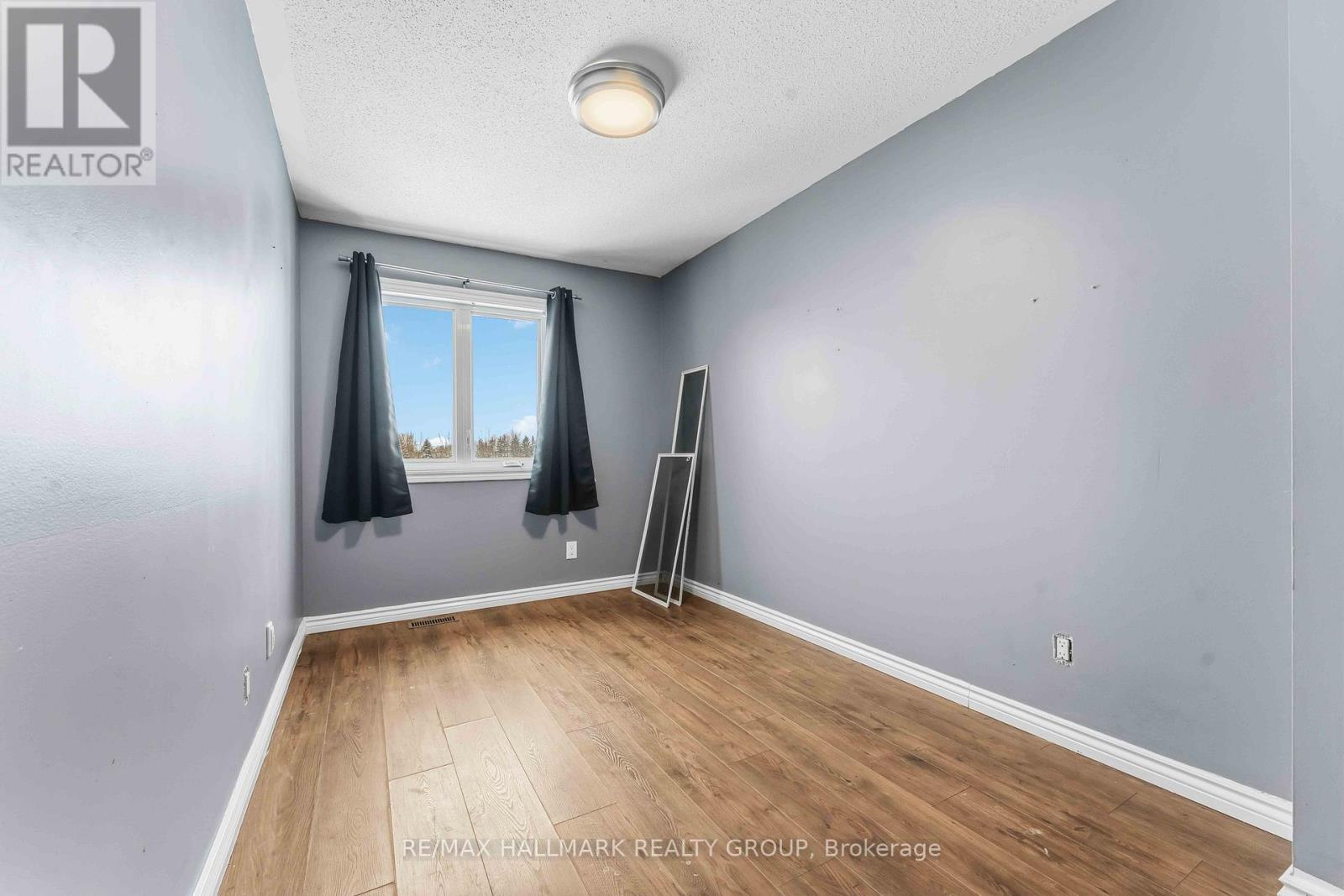 648 Brome Crescent, Ottawa, ON - Indoor Photo Showing Other Room