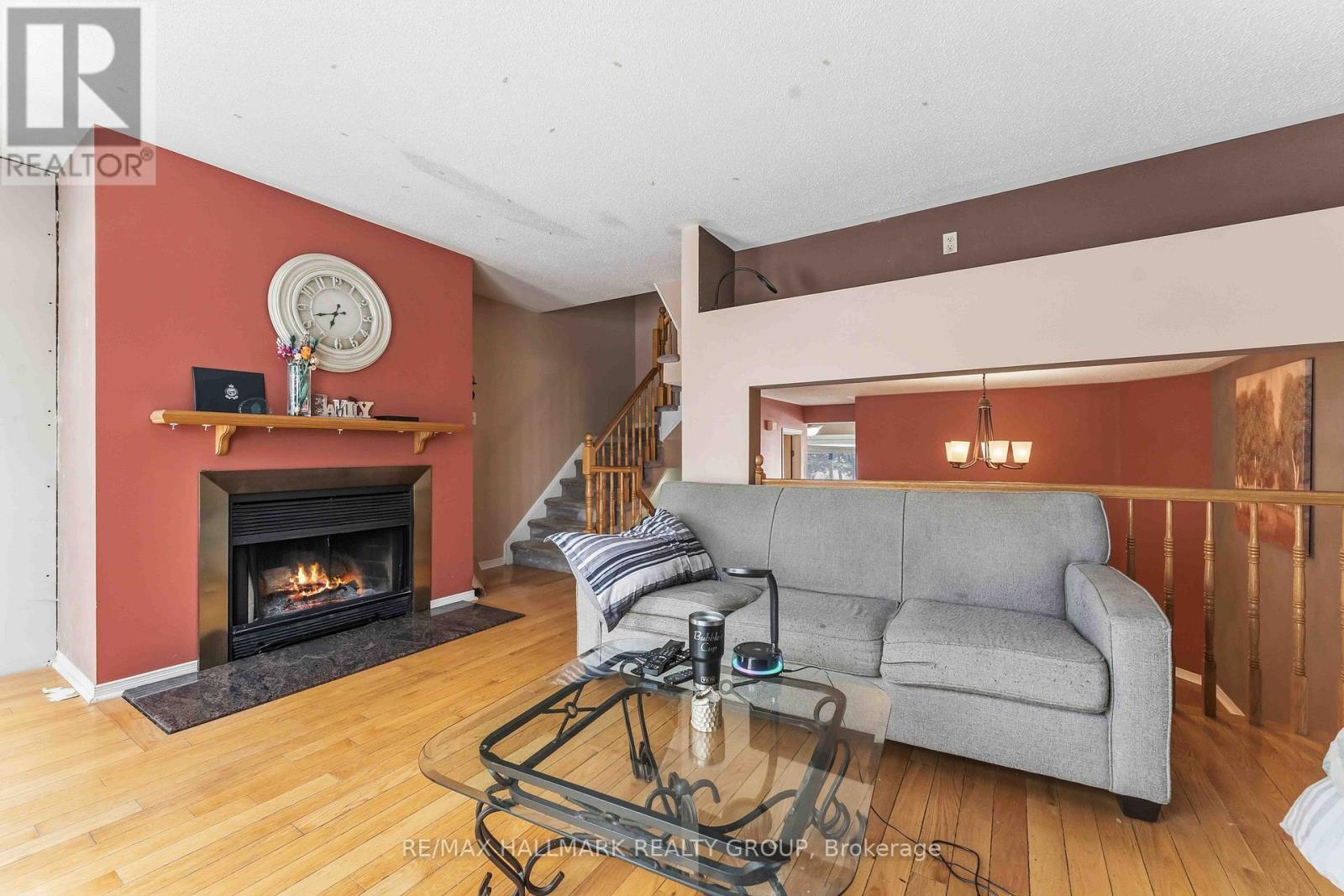 648 Brome Crescent, Ottawa, ON - Indoor Photo Showing Living Room With Fireplace