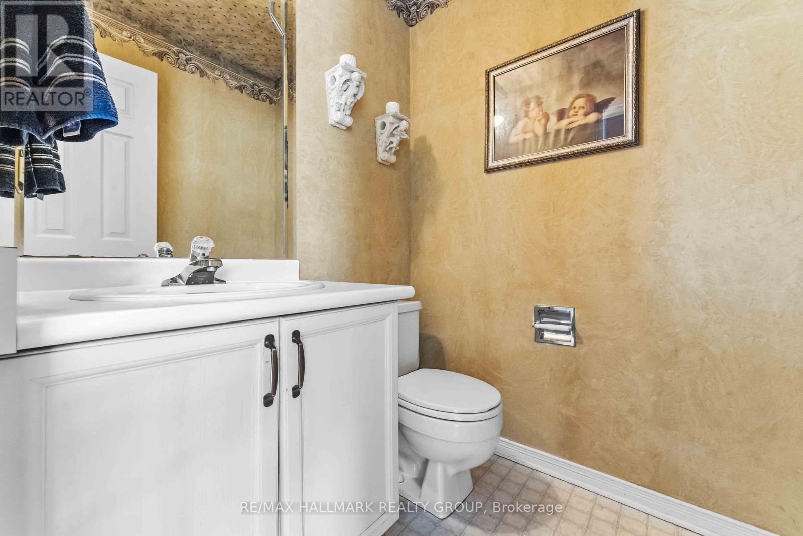 648 Brome Crescent, Ottawa, ON - Indoor Photo Showing Bathroom