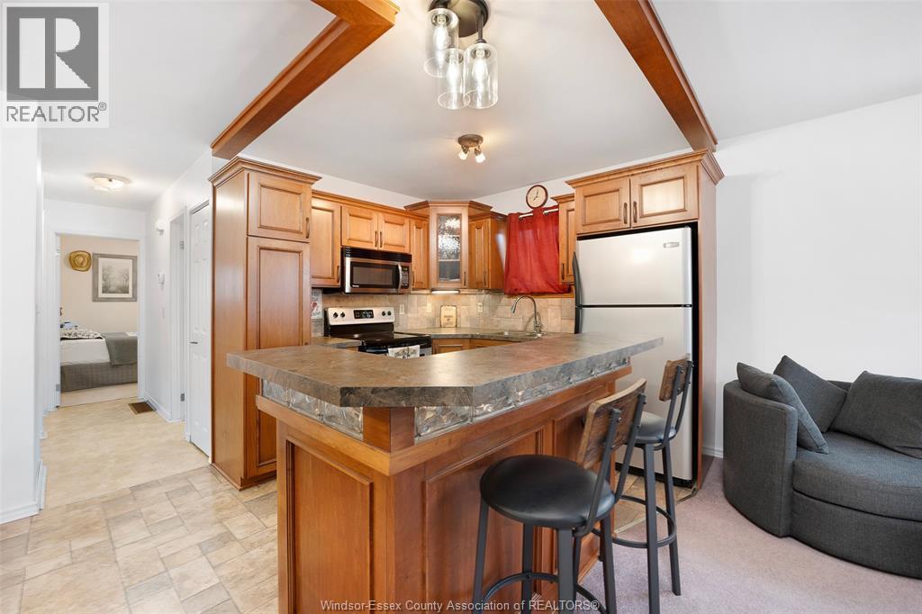 17 Chestnut St., Mcgregor, ON - Indoor Photo Showing Kitchen