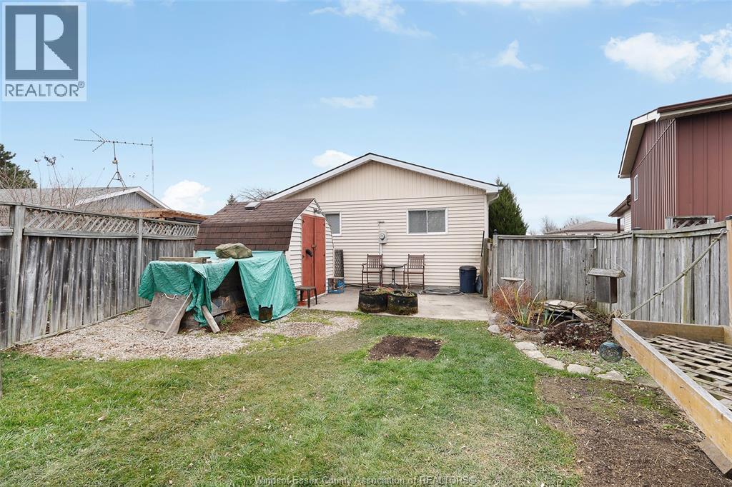 17 Chestnut St., Mcgregor, ON - Outdoor