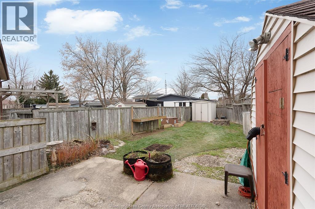 17 Chestnut St., Mcgregor, ON - Outdoor