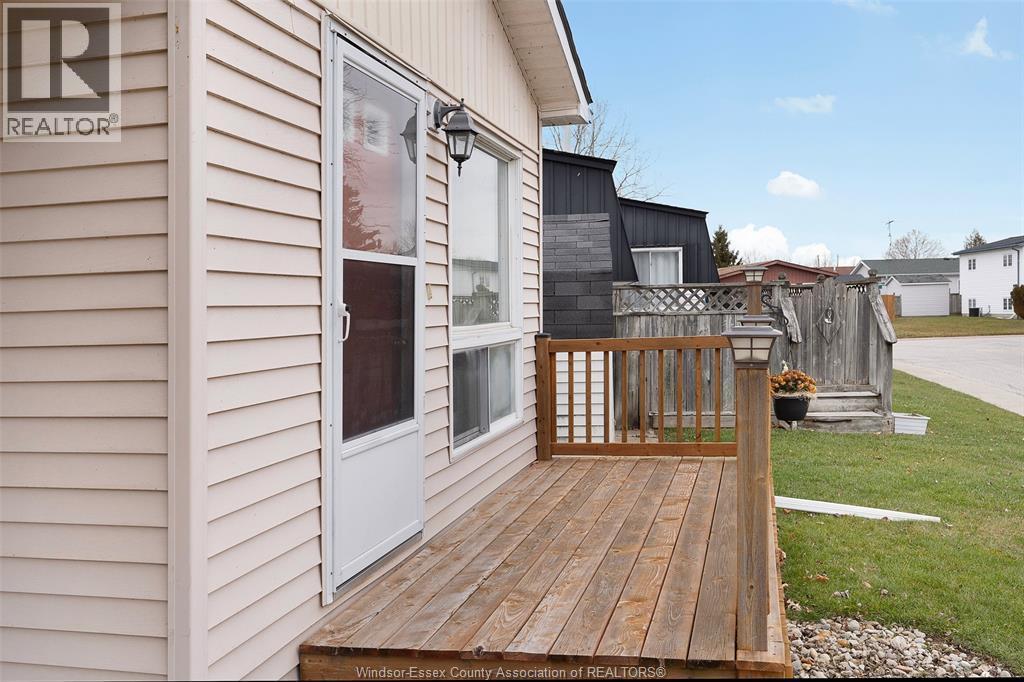 17 Chestnut St., Mcgregor, ON - Outdoor With Exterior