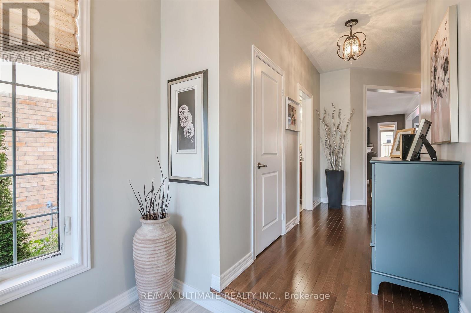 47 Lewis Avenue, Bradford West Gwillimbury, ON - Indoor Photo Showing Other Room