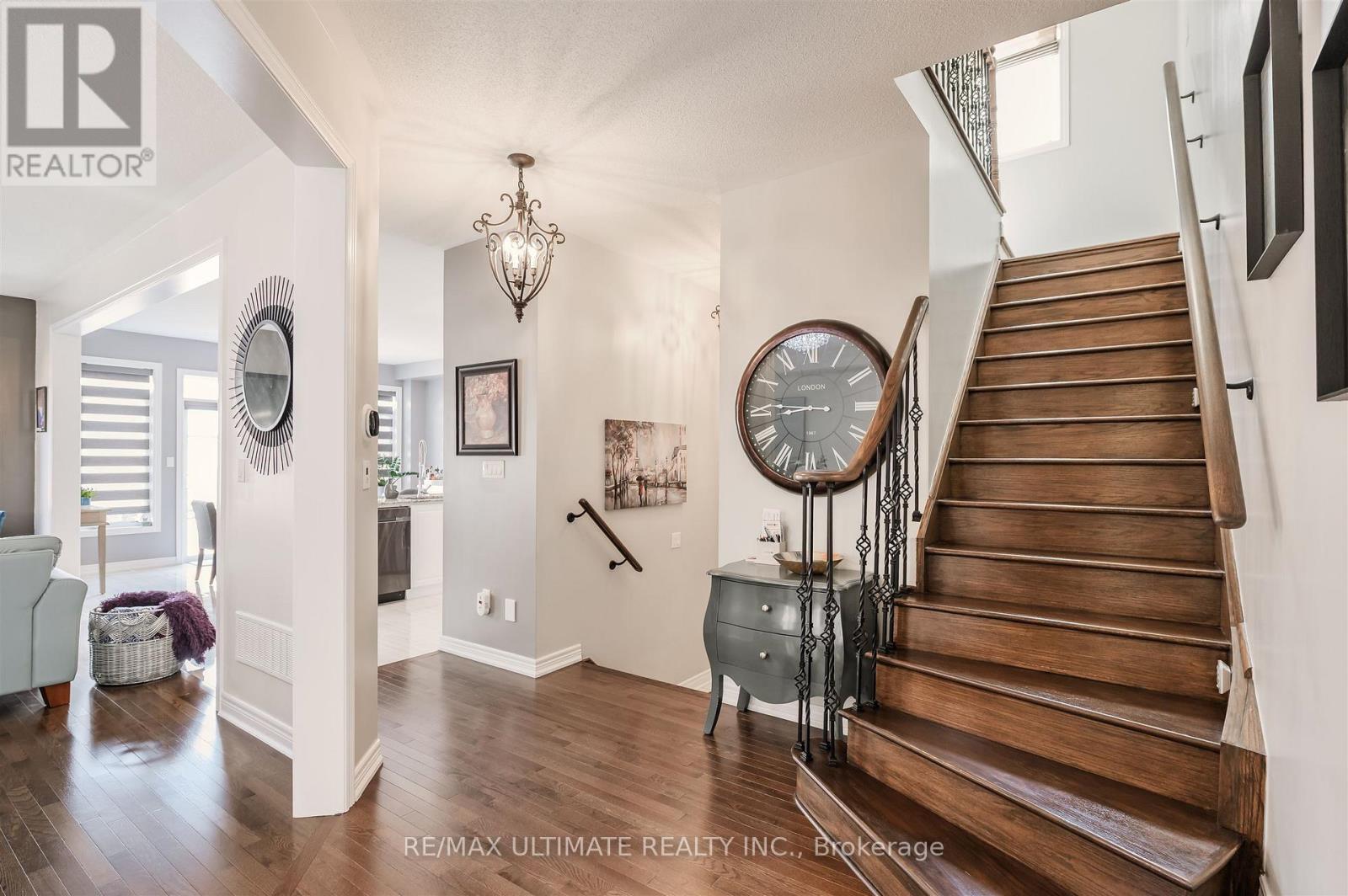 47 Lewis Avenue, Bradford West Gwillimbury, ON - Indoor Photo Showing Other Room