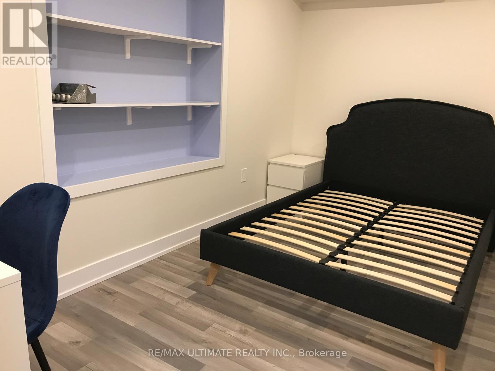 47 Lewis Avenue, Bradford West Gwillimbury, ON - Indoor Photo Showing Bedroom