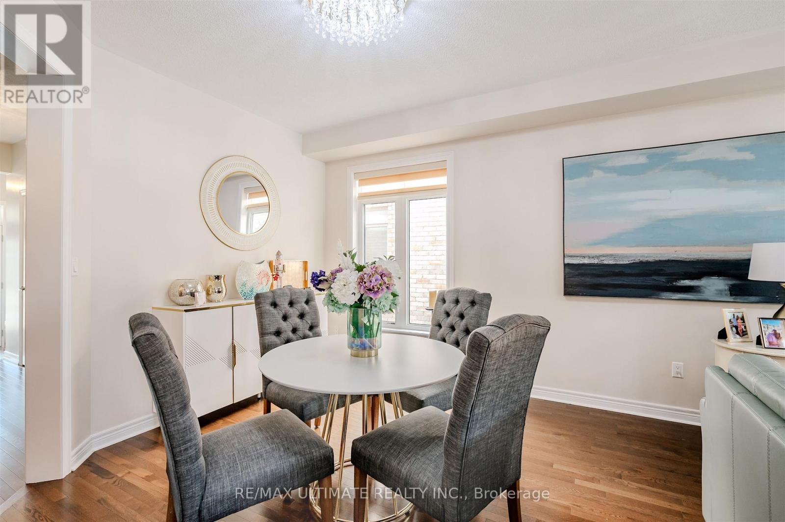 47 Lewis Avenue, Bradford West Gwillimbury, ON - Indoor Photo Showing Dining Room