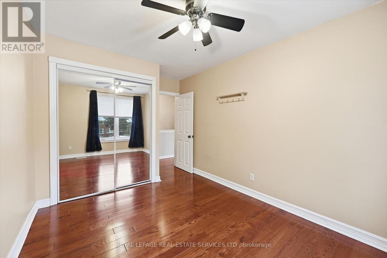 Second Bedroom w/Ceiling Fan and Hardwood Flooring - 2299 Wiseman Court, Mississauga, ON - Indoor Photo Showing Other Room