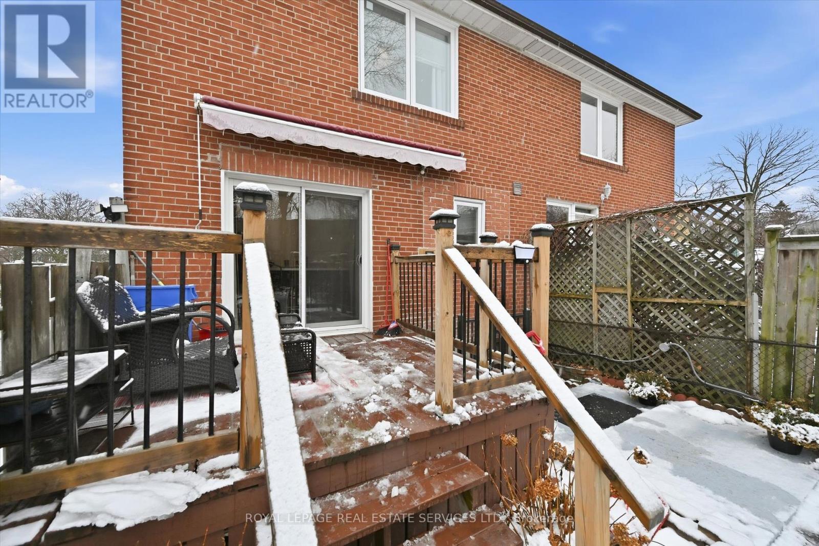 Walkout from Kitchen to Shared Oversized Backyard - 2299 Wiseman Court, Mississauga, ON - Outdoor With Exterior