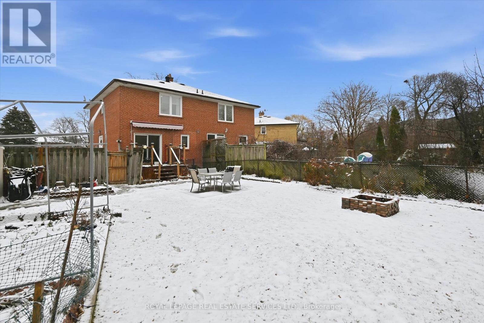 Oversized, Fenced Shared Backyard w/a Stone Patio - 2299 Wiseman Court, Mississauga, ON - Outdoor