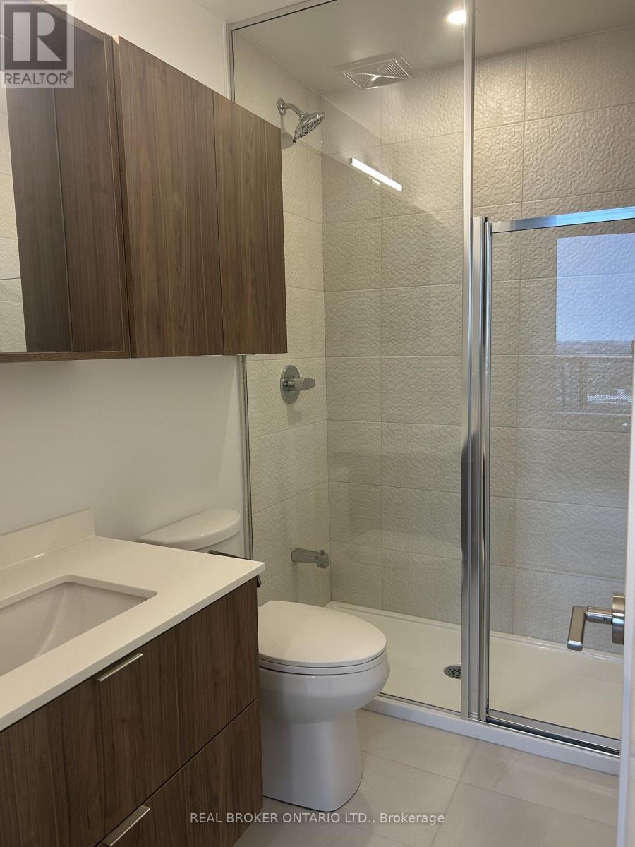 2205 - 5105 Hurontario Street, Mississauga, ON - Indoor Photo Showing Bathroom