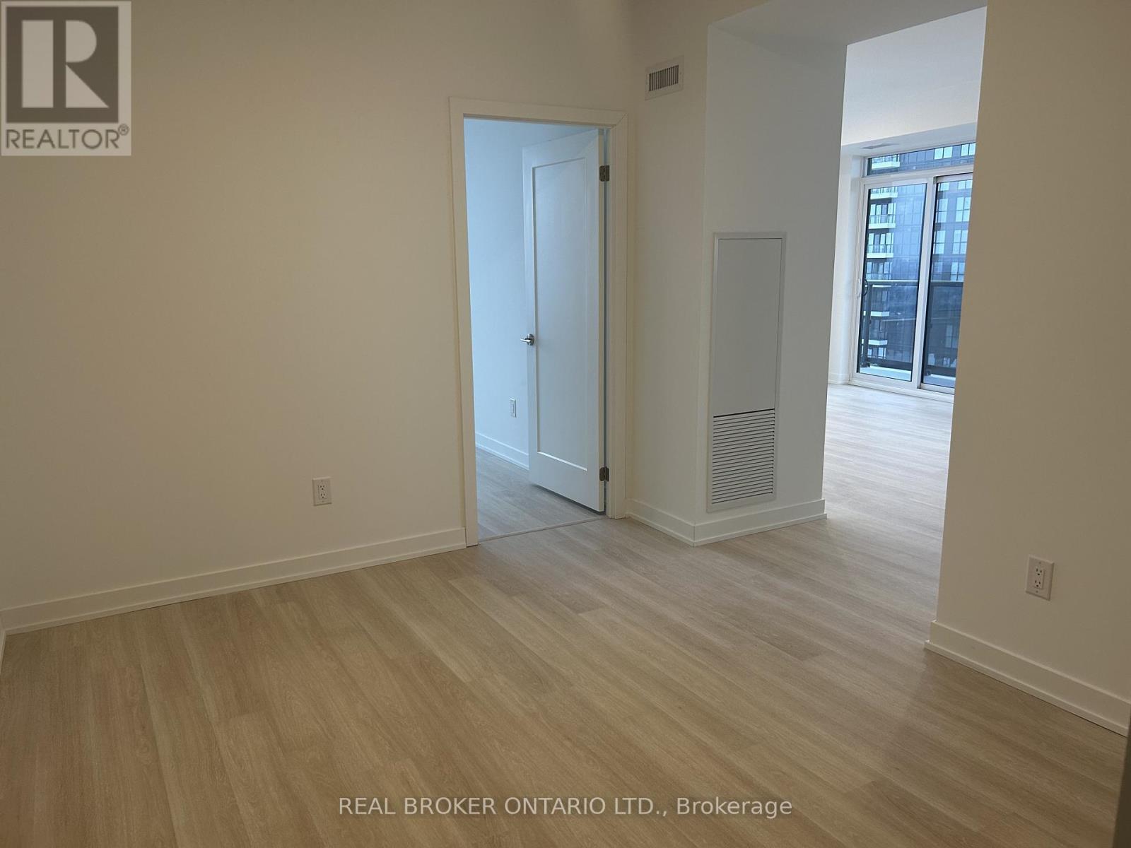 2205 - 5105 Hurontario Street, Mississauga, ON - Indoor Photo Showing Other Room